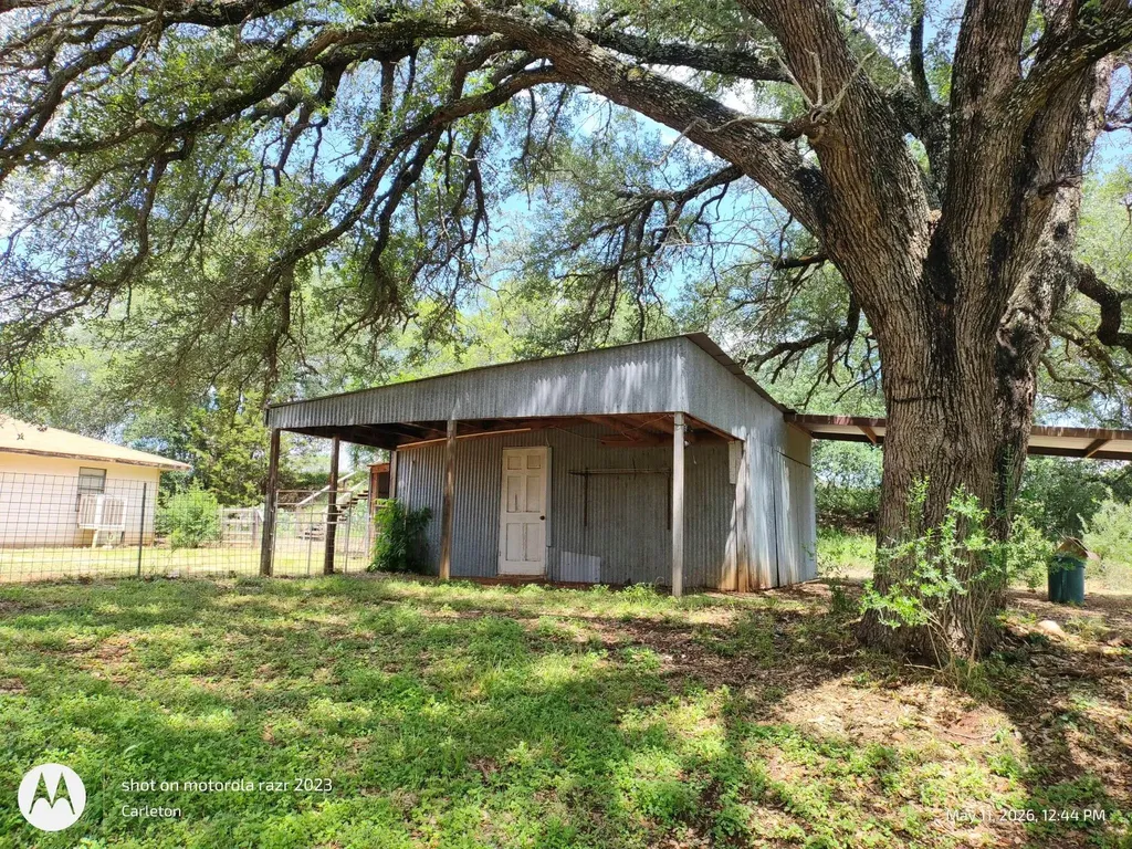 601 E Austin Avenue Llano TX 78643