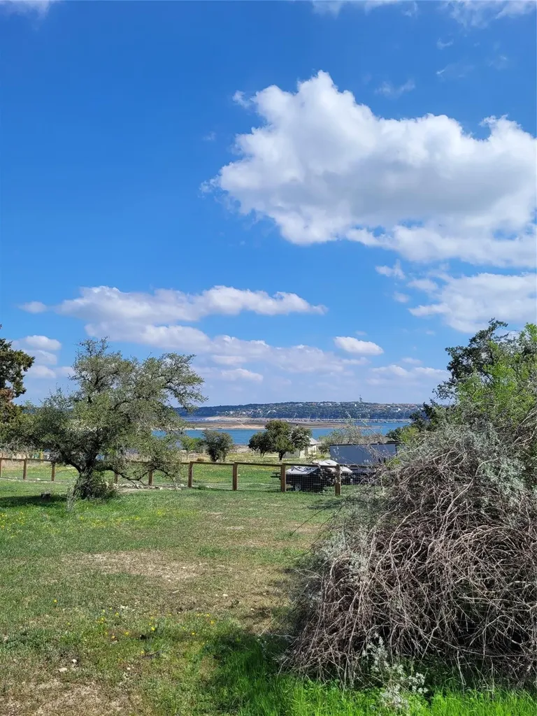 19910 Siesta Shores Drive Spicewood TX 78669