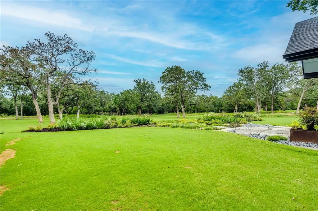160 Shady Oaks Drive Dale TX 78616