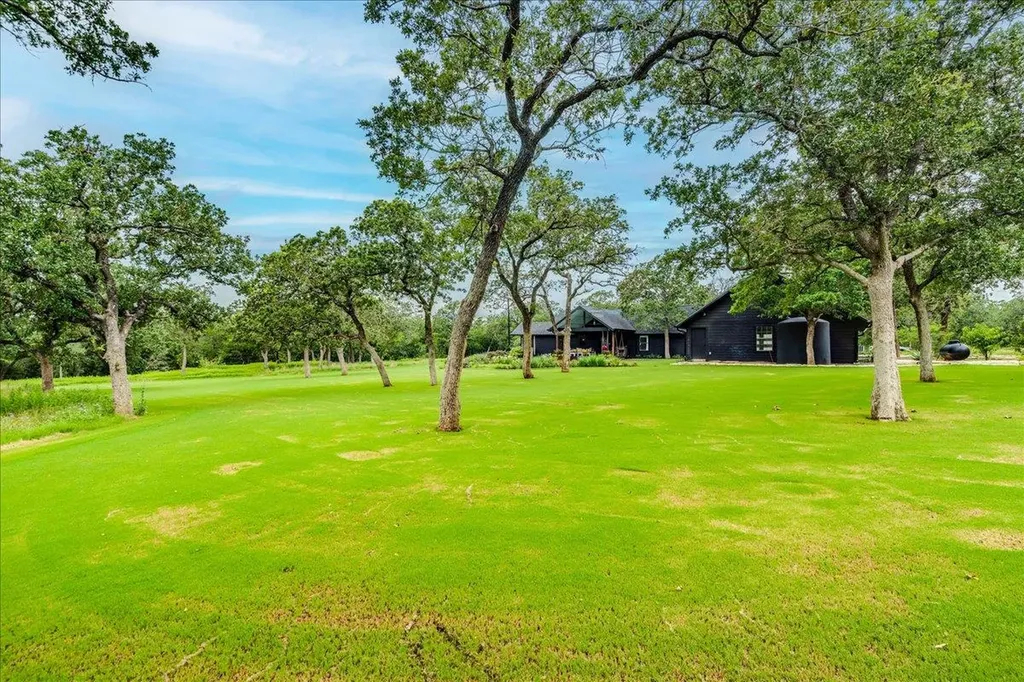 160 Shady Oaks Drive Dale TX 78616