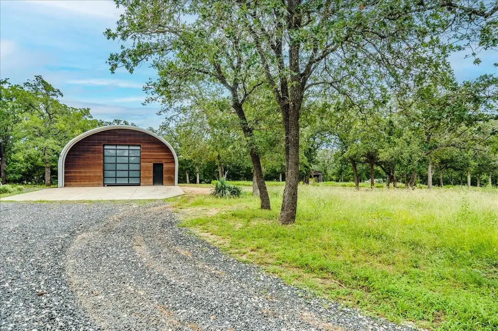 160 Shady Oaks Drive Dale TX 78616