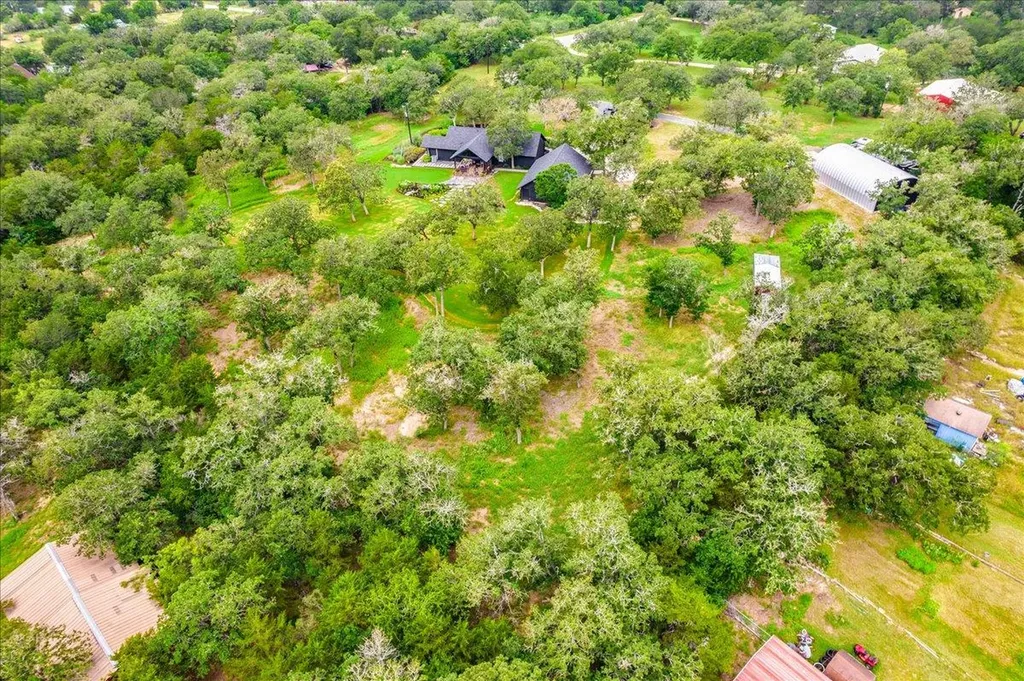 160 Shady Oaks Drive Dale TX 78616