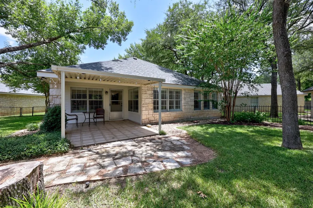 110 Village Drive Georgetown TX 78628