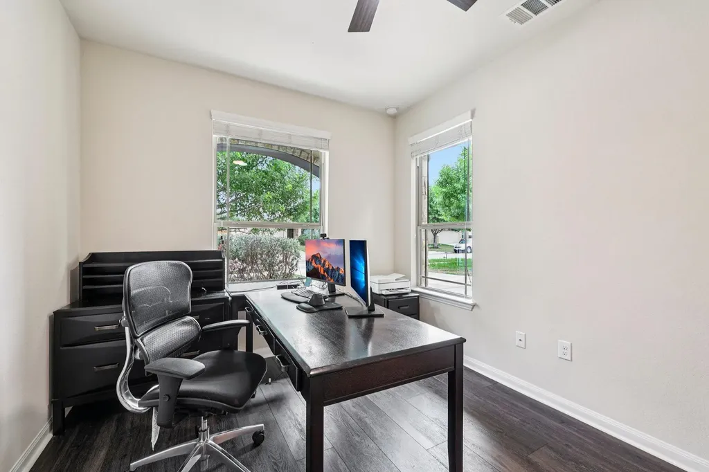 10033 Gertrudis Loop Austin TX 78747