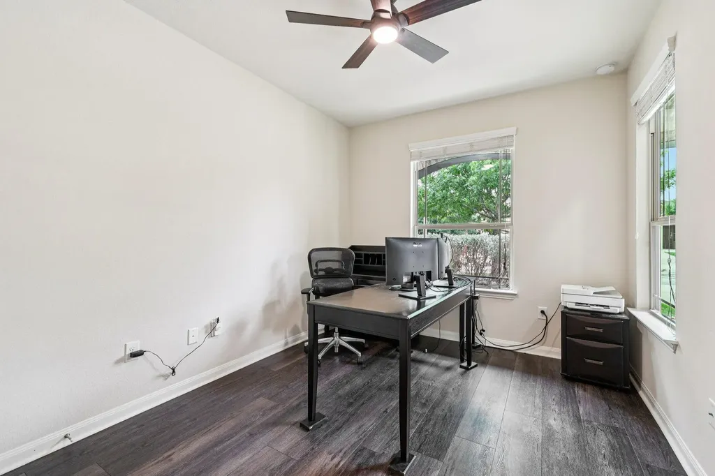 10033 Gertrudis Loop Austin TX 78747