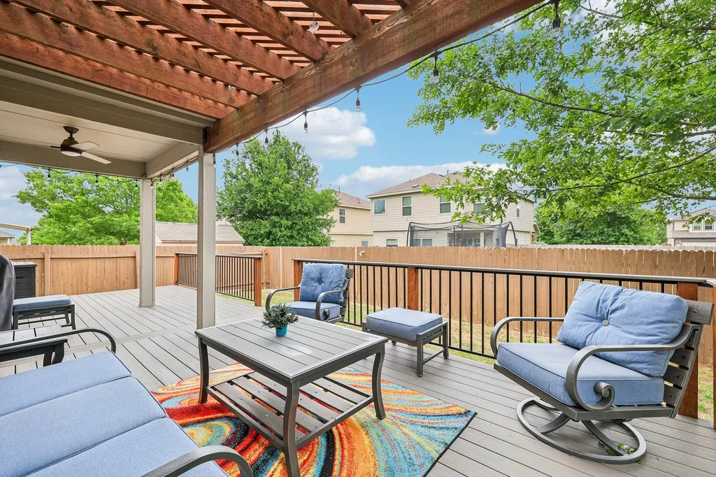 10033 Gertrudis Loop Austin TX 78747