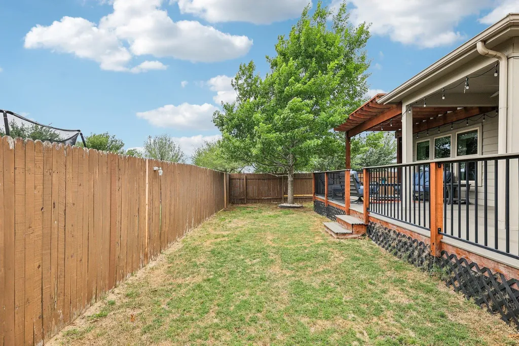 10033 Gertrudis Loop Austin TX 78747