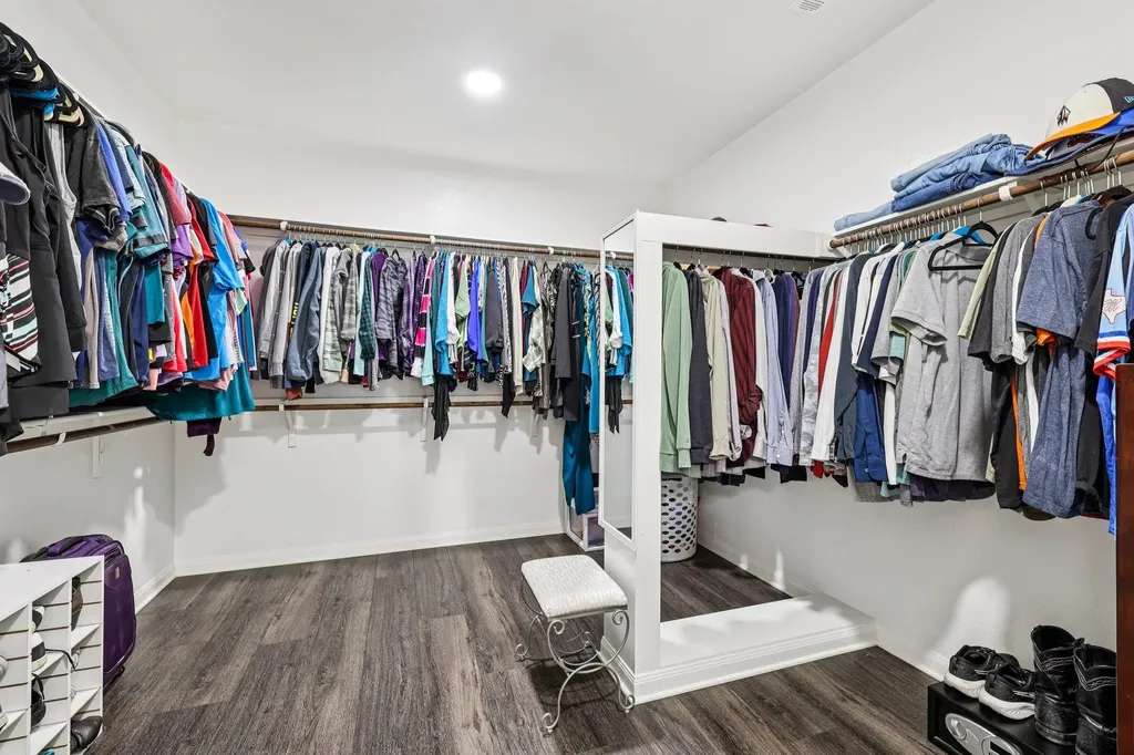 10033 Gertrudis Loop Austin TX 78747