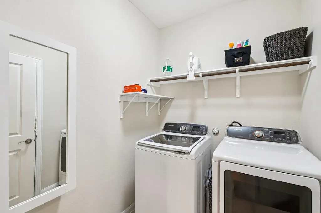 10033 Gertrudis Loop Austin TX 78747