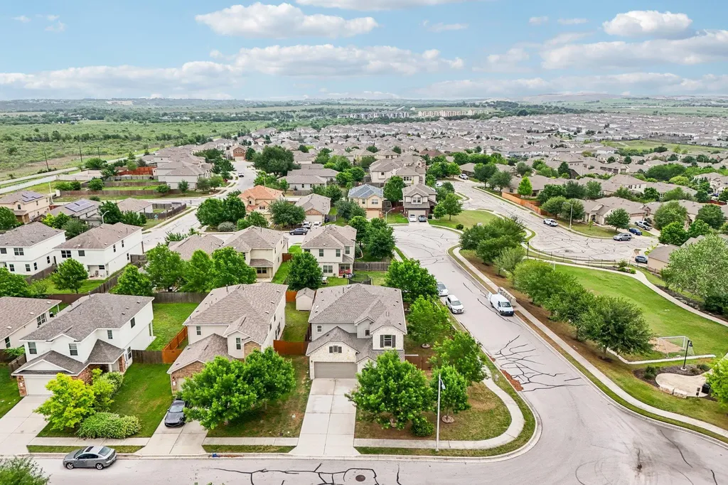 10033 Gertrudis Loop Austin TX 78747