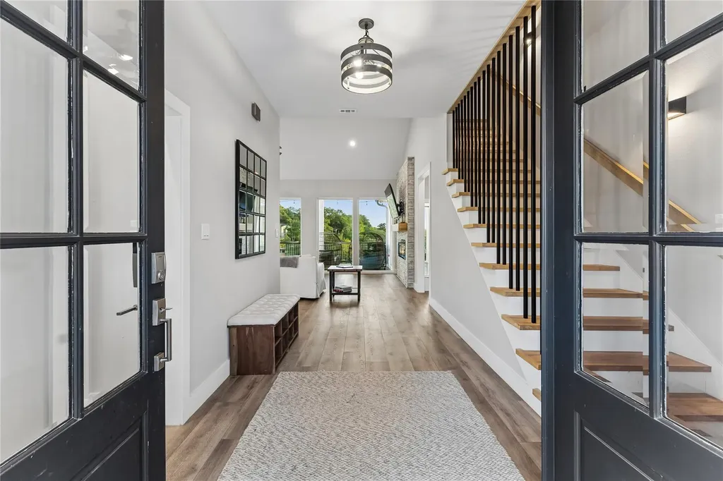 16323 Lake Loop Austin TX 78734