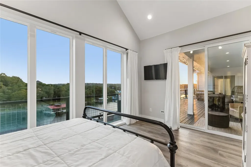16323 Lake Loop Austin TX 78734