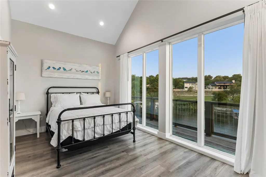 16323 Lake Loop Austin TX 78734