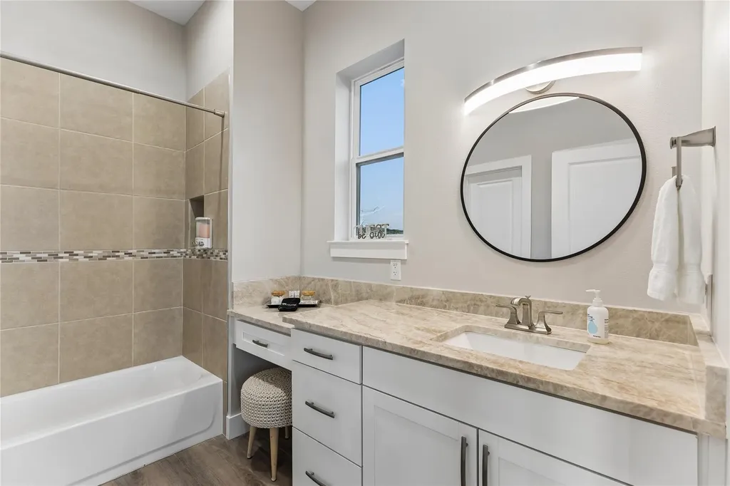 16323 Lake Loop Austin TX 78734