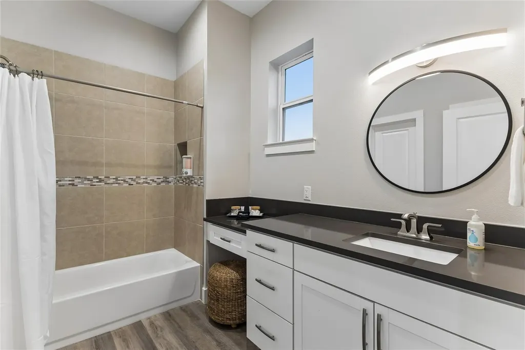 16323 Lake Loop Austin TX 78734