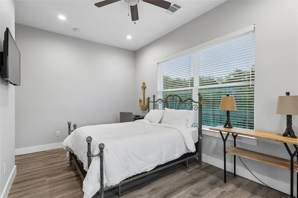 16323 Lake Loop Austin TX 78734