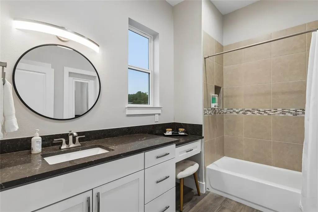 16323 Lake Loop Austin TX 78734