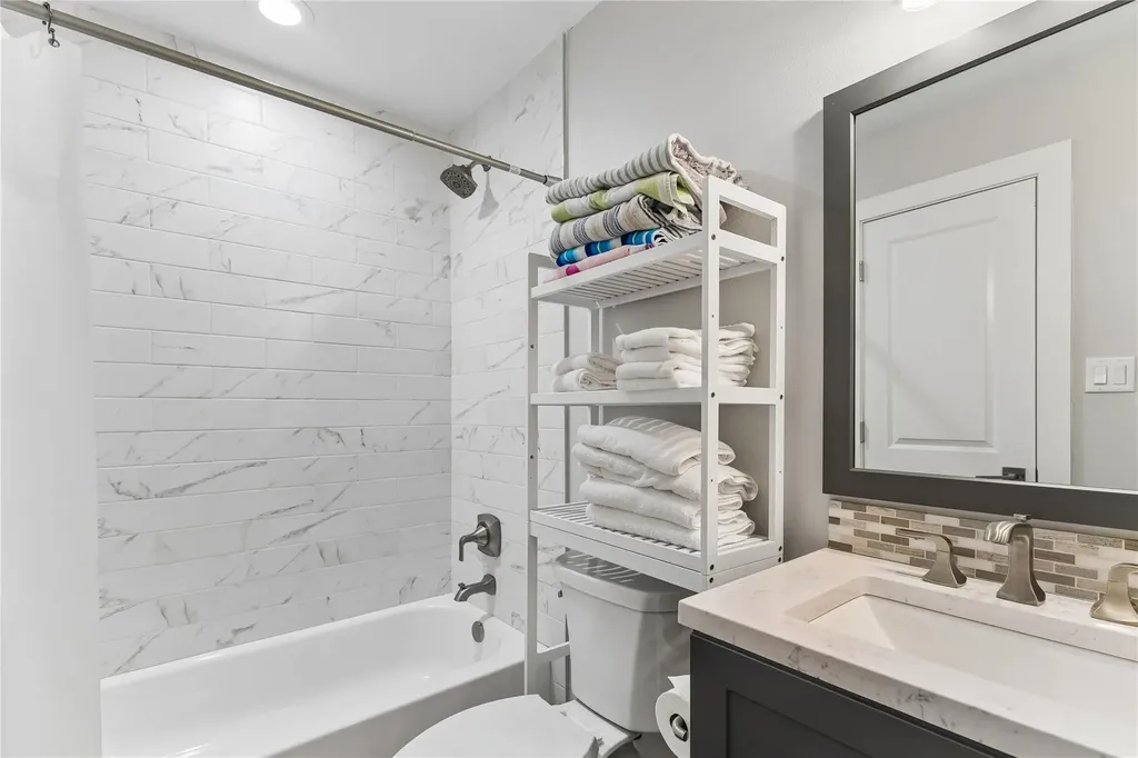 16323 Lake Loop Austin TX 78734