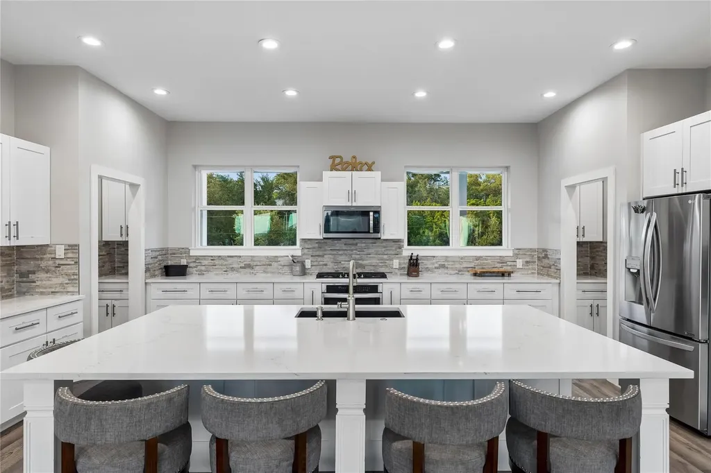 16323 Lake Loop Austin TX 78734