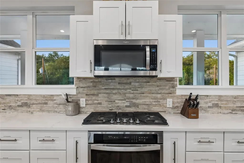 16323 Lake Loop Austin TX 78734