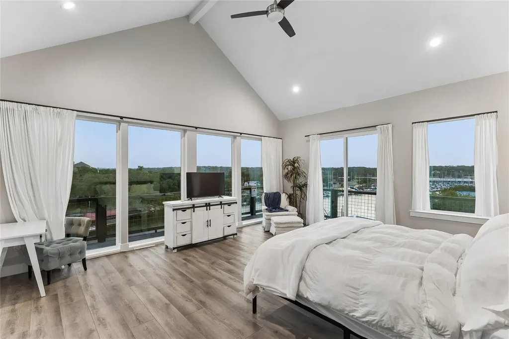 16323 Lake Loop Austin TX 78734