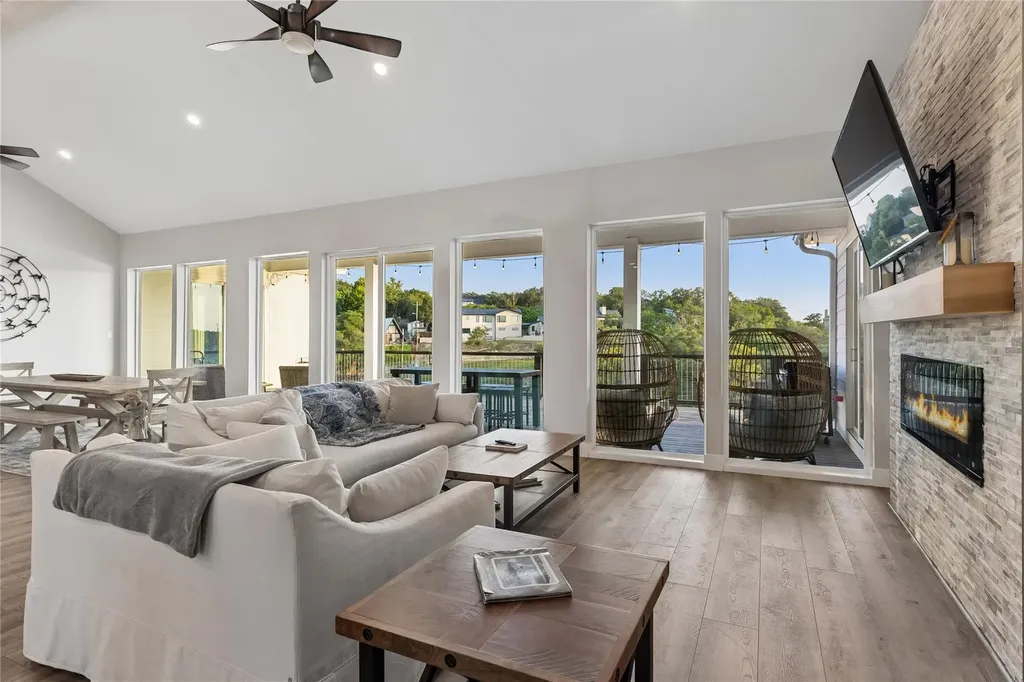 16323 Lake Loop Austin TX 78734