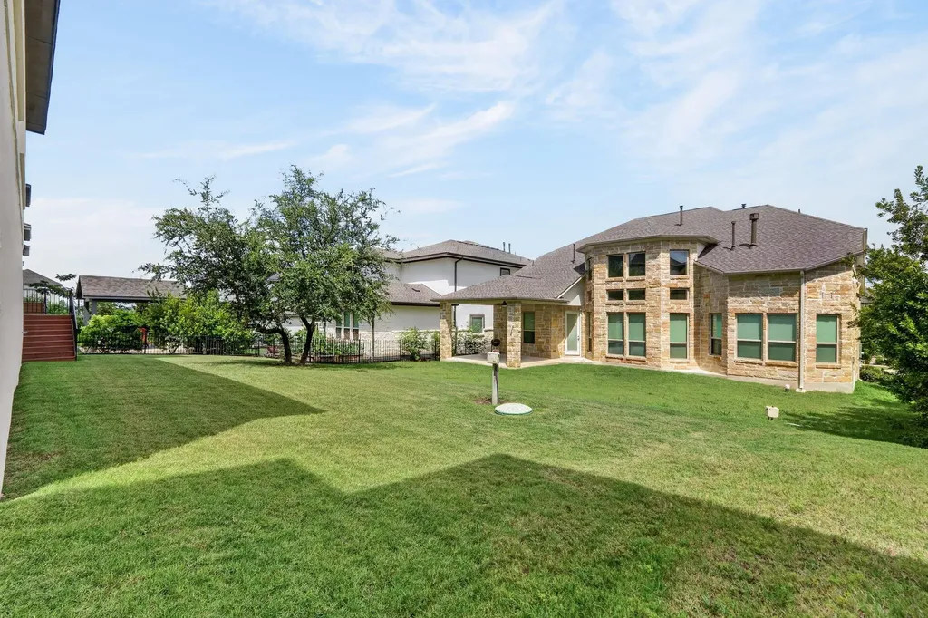 2407 Skywalk Lane Spicewood TX 78669