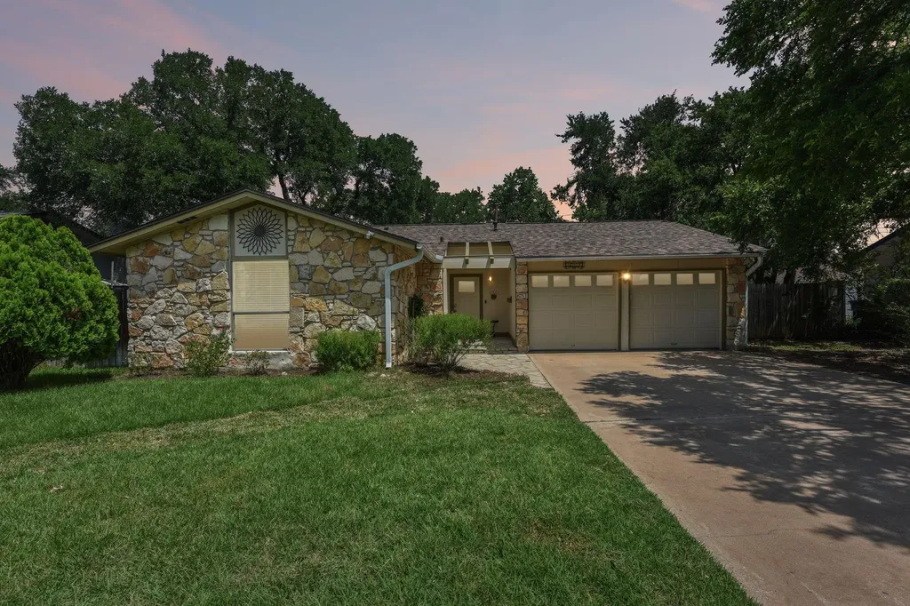 1204 Glen Cove Round Rock TX 78681