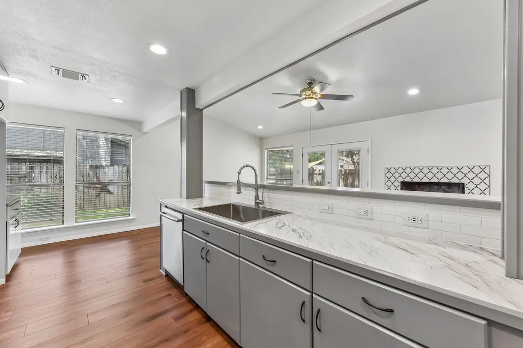 1204 Glen Cove Round Rock TX 78681