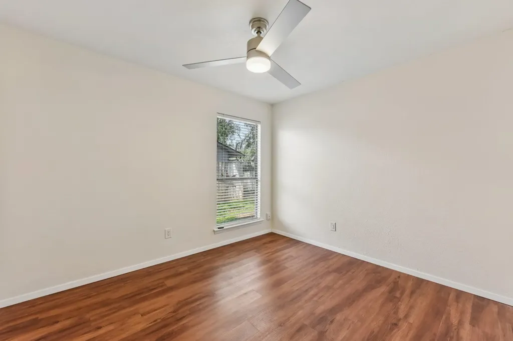 1204 Glen Cove Round Rock TX 78681
