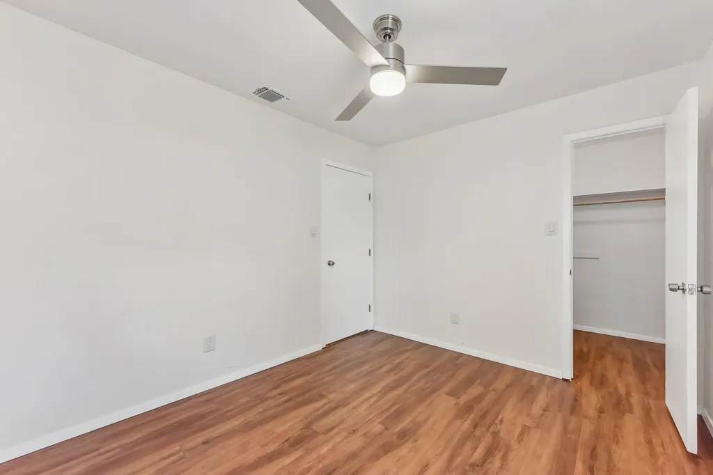 1204 Glen Cove Round Rock TX 78681