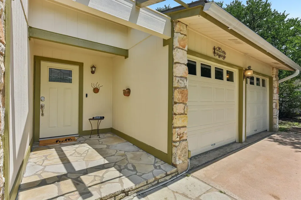 1204 Glen Cove Round Rock TX 78681