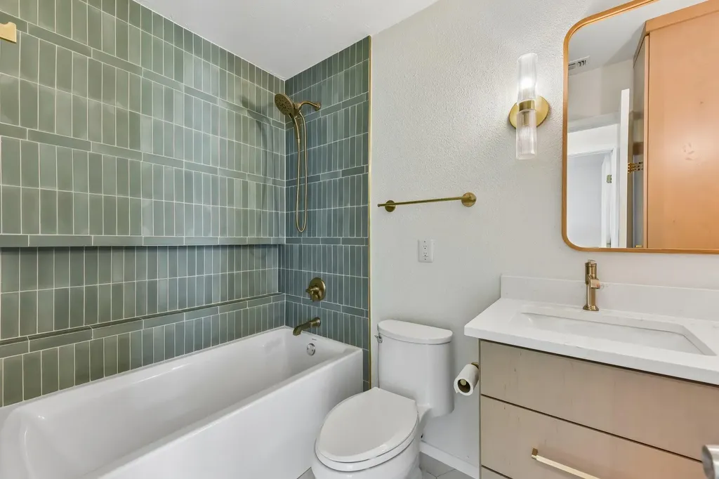 1204 Glen Cove Round Rock TX 78681
