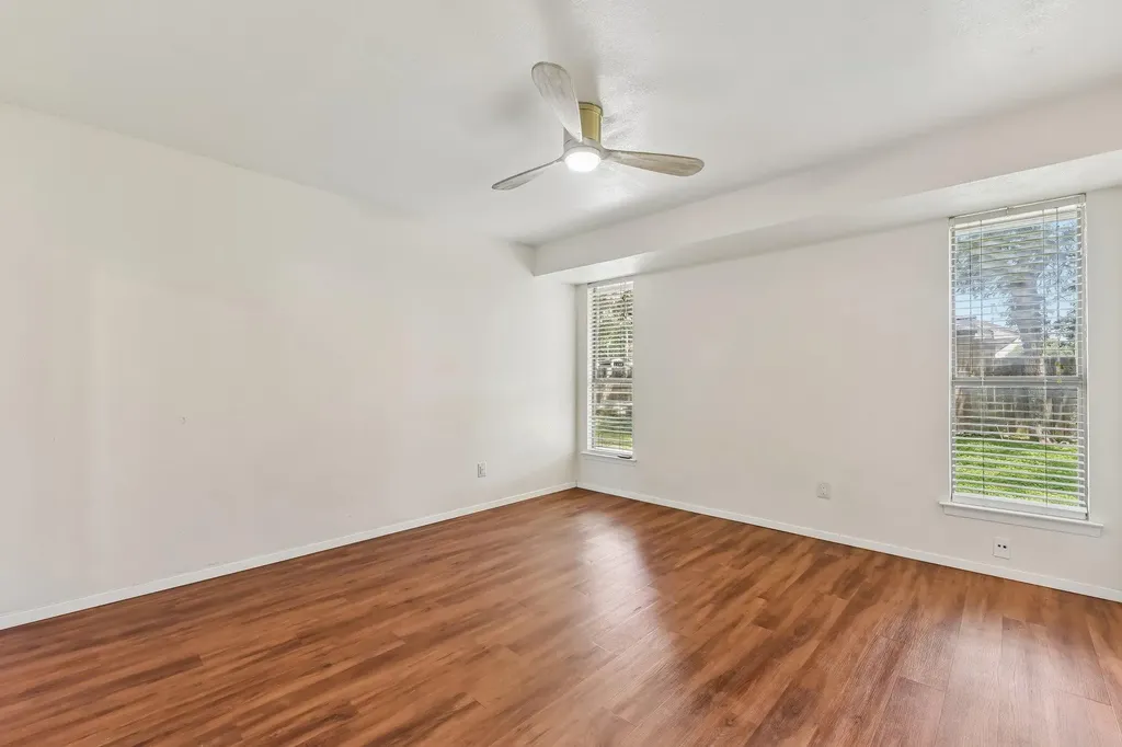 1204 Glen Cove Round Rock TX 78681