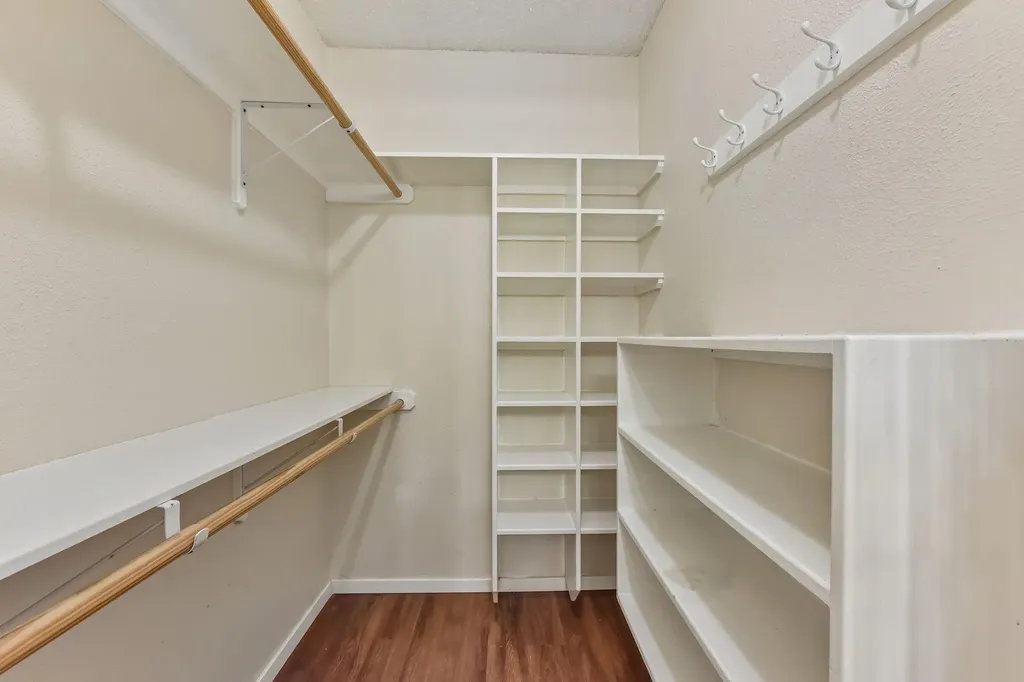 1204 Glen Cove Round Rock TX 78681