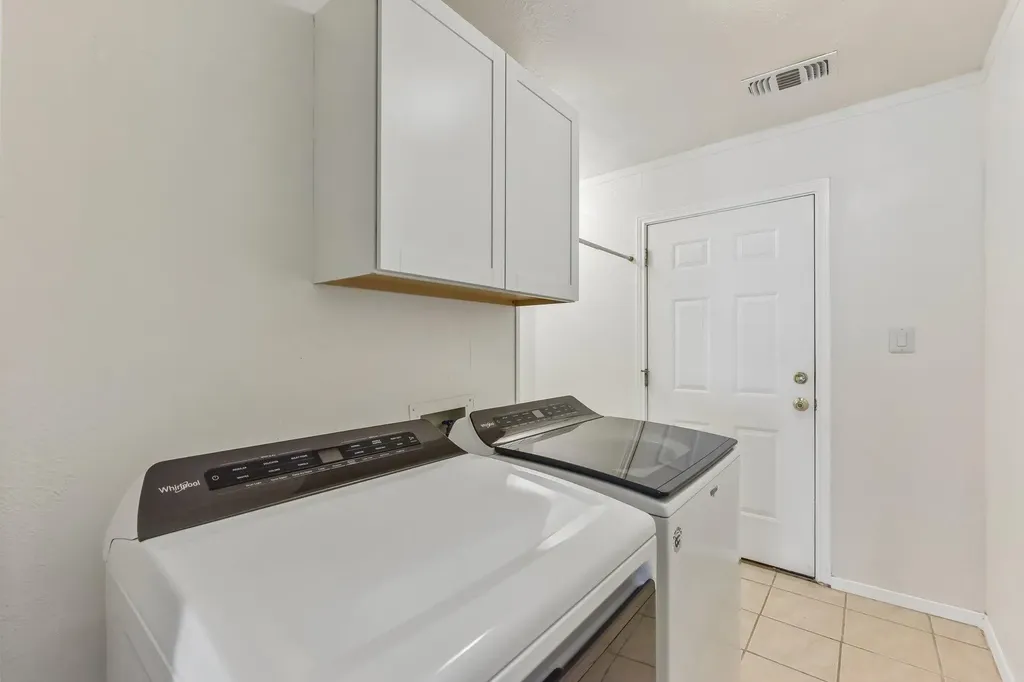 1204 Glen Cove Round Rock TX 78681