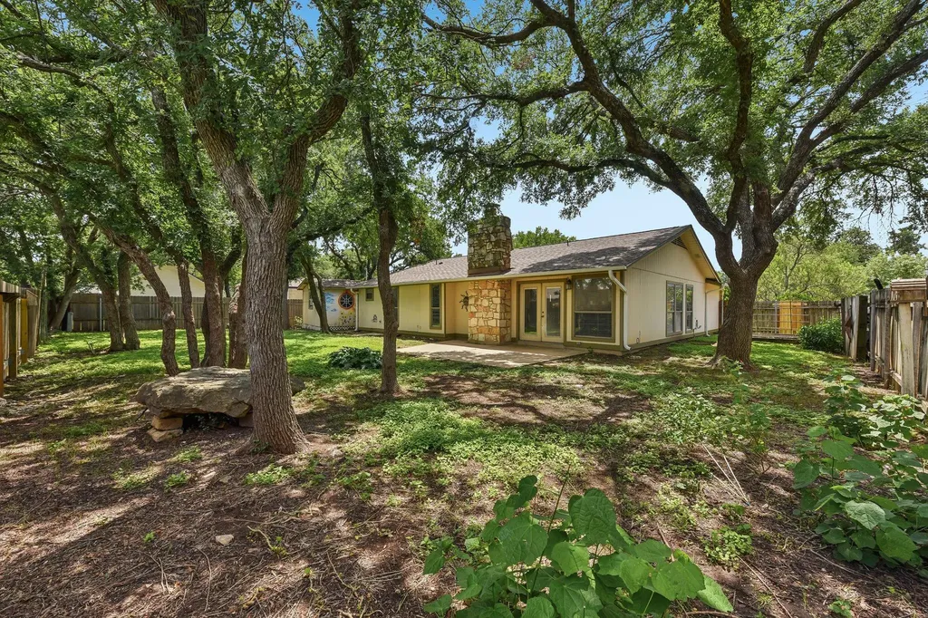 1204 Glen Cove Round Rock TX 78681