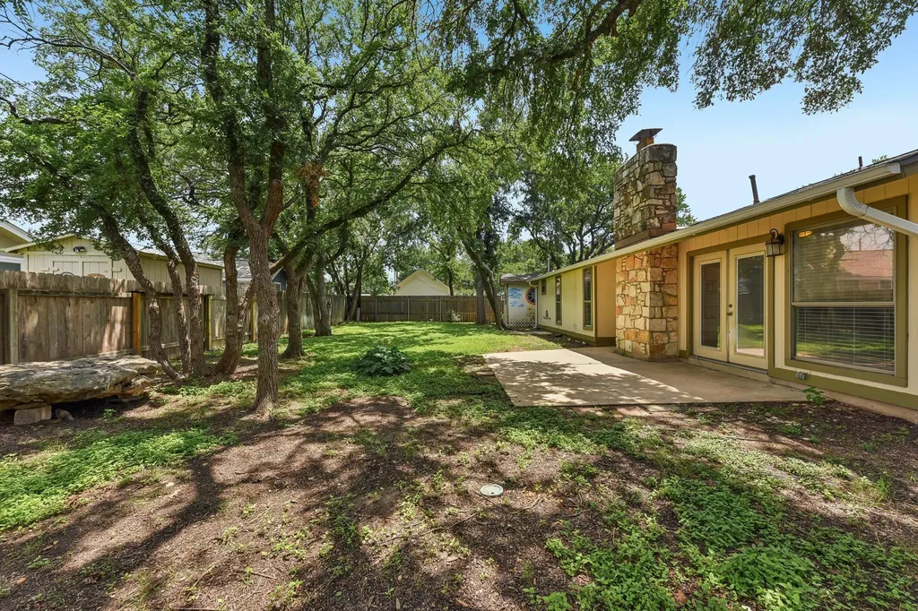 1204 Glen Cove Round Rock TX 78681