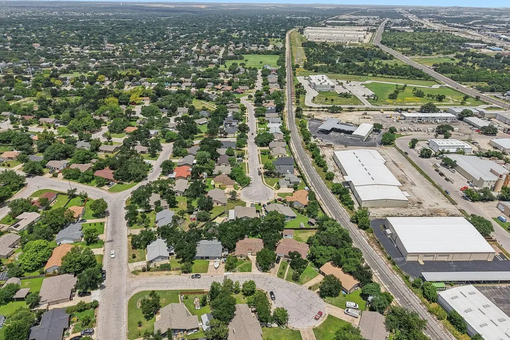 1204 Glen Cove Round Rock TX 78681