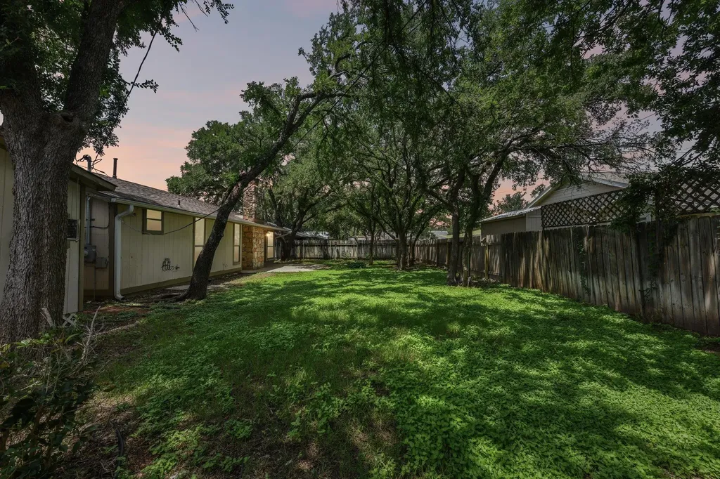 1204 Glen Cove Round Rock TX 78681