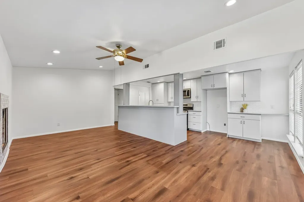 1204 Glen Cove Round Rock TX 78681