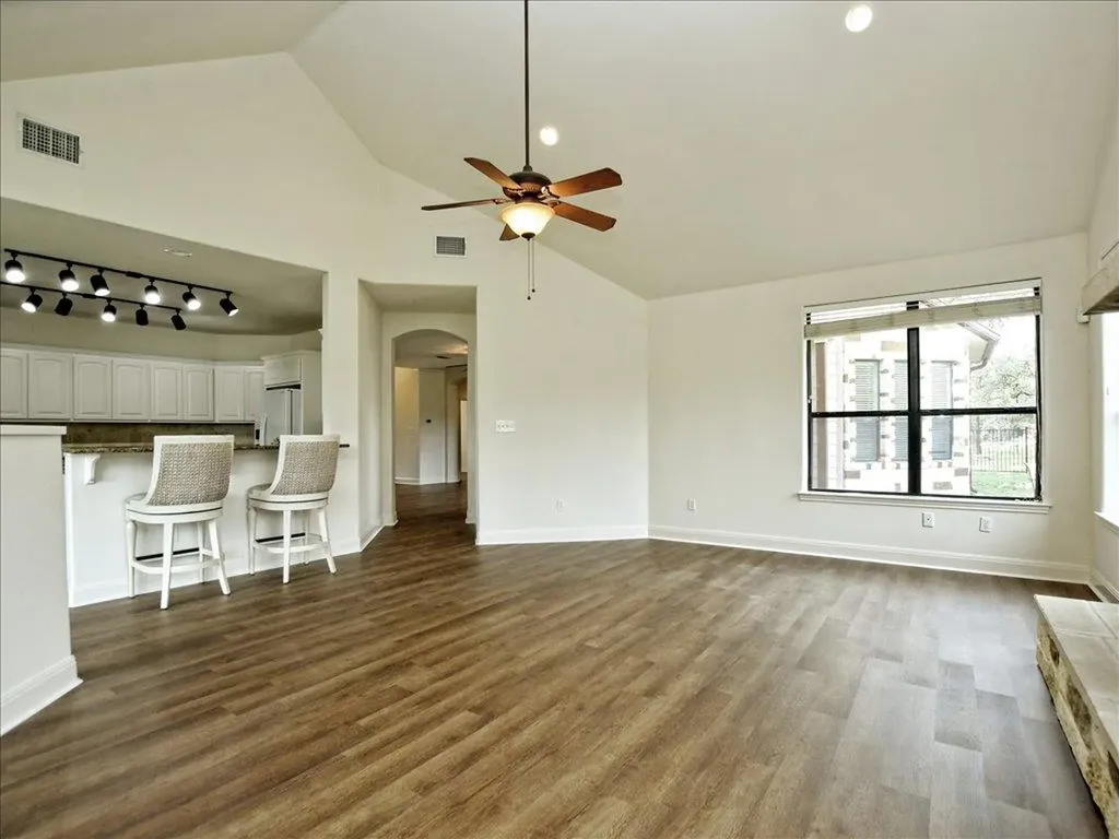 505 Vista View Trail Spicewood TX 78669