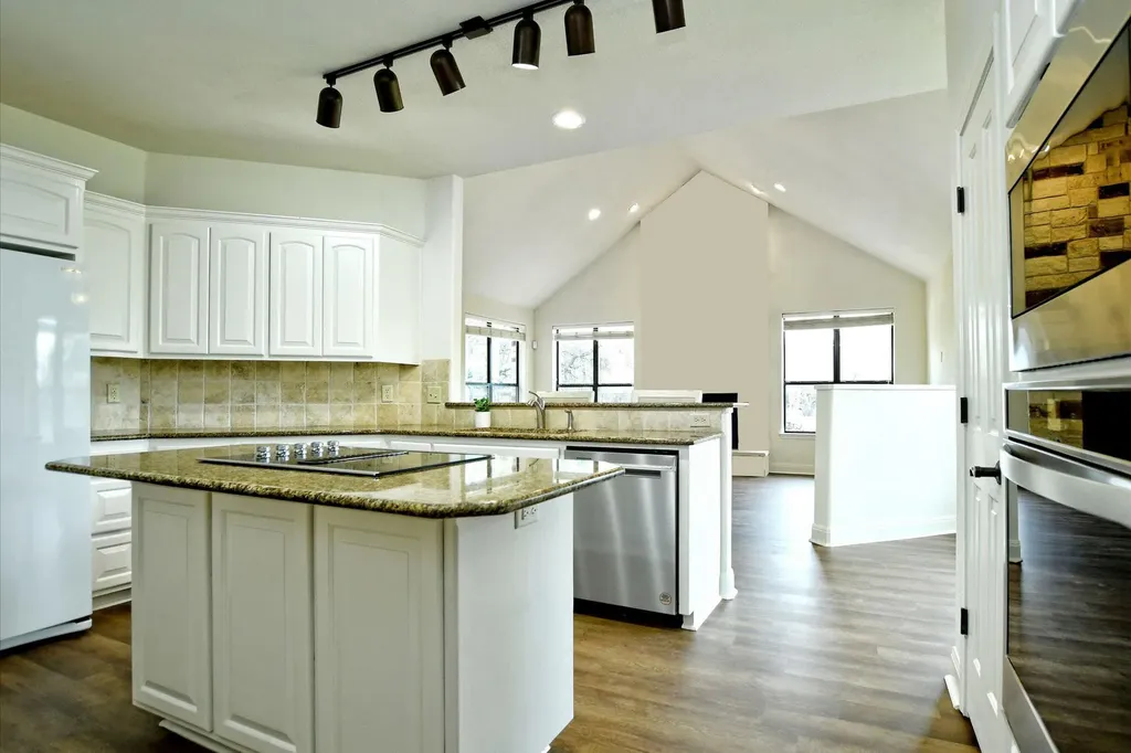 505 Vista View Trail Spicewood TX 78669