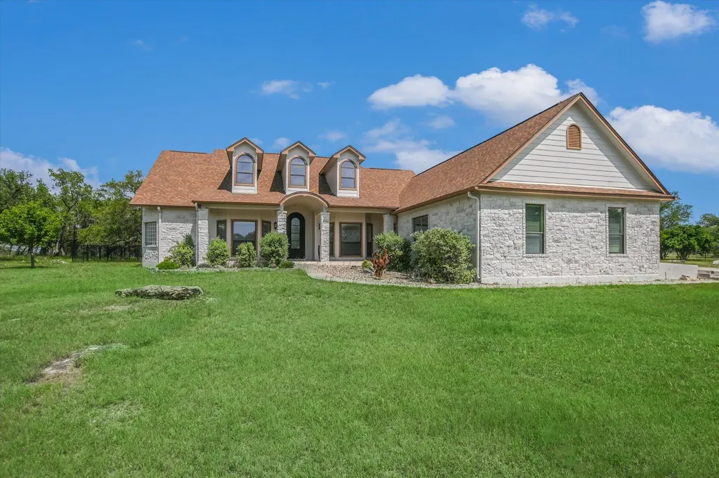 505 Vista View Trail Spicewood TX 78669