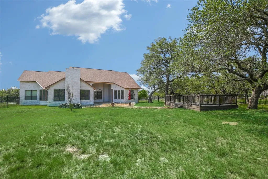 505 Vista View Trail Spicewood TX 78669