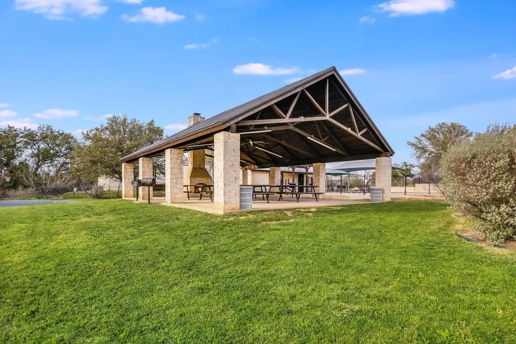 505 Vista View Trail Spicewood TX 78669