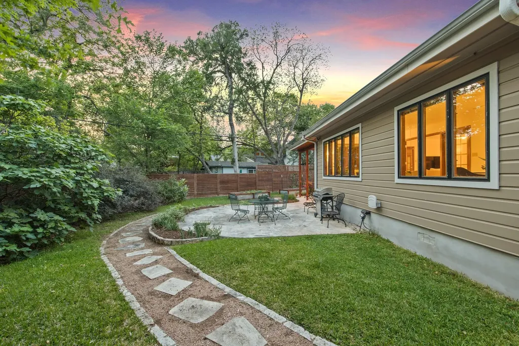 2621 W 49th Street Austin TX 78731