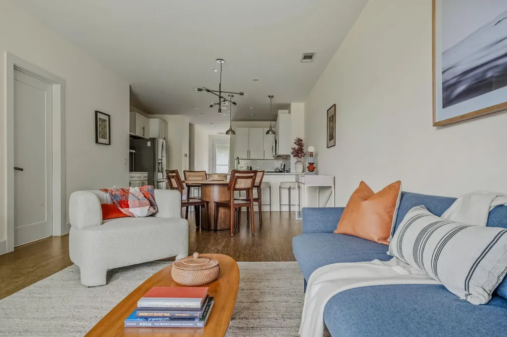 2721 Dulce Lane Austin TX 78704