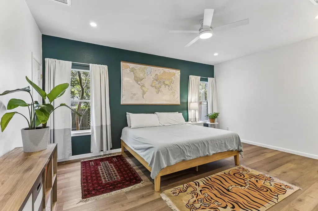 8702 Meridian Oak Lane Austin TX 78744