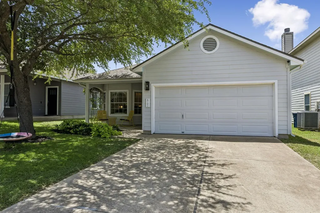 8702 Meridian Oak Lane Austin TX 78744